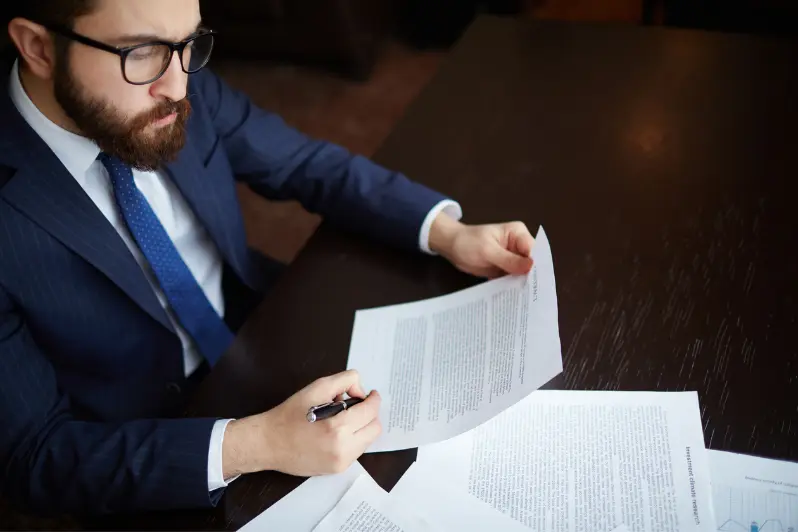 a person is checking its power of attorney validity in dubai